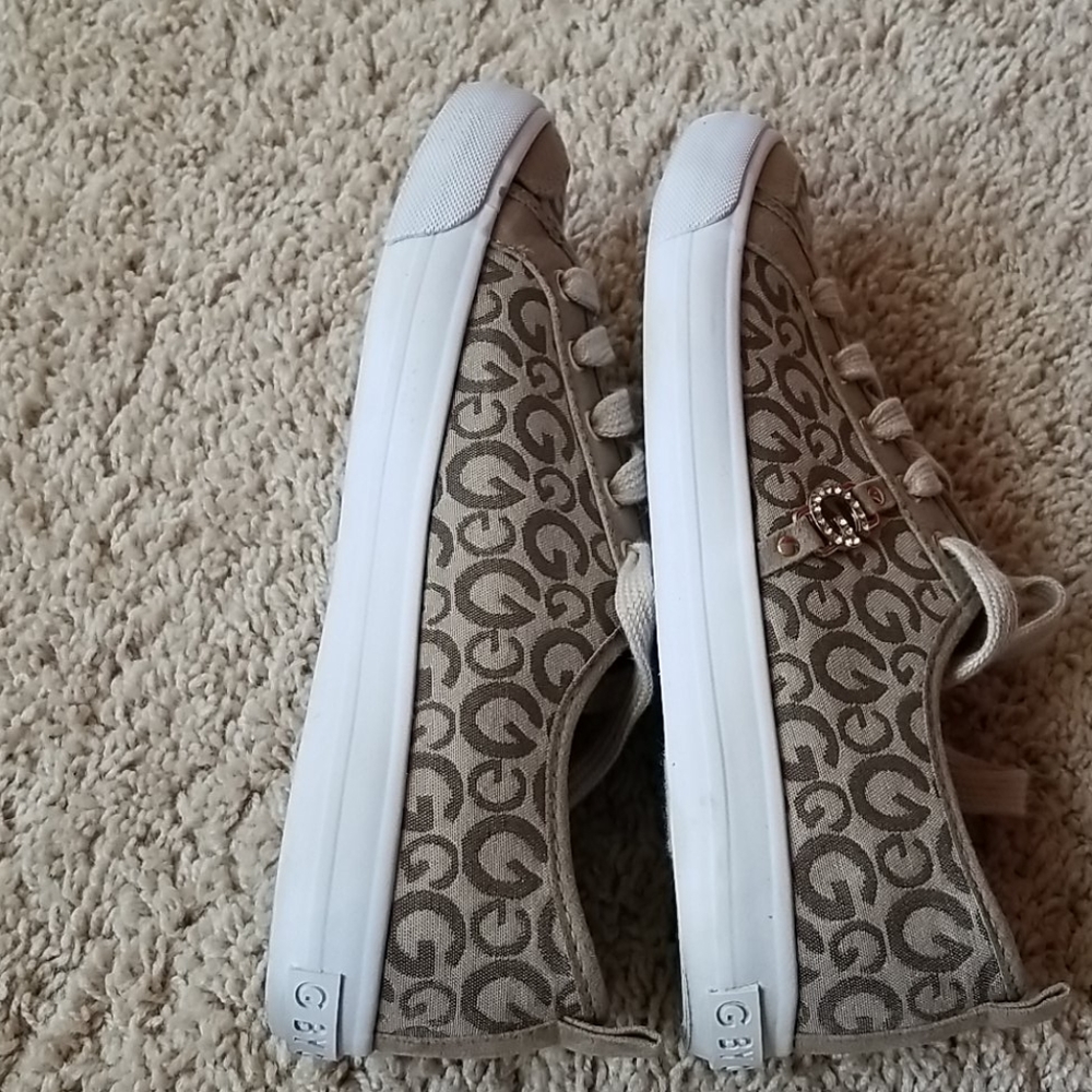 Shoes - Picture 4 of 6